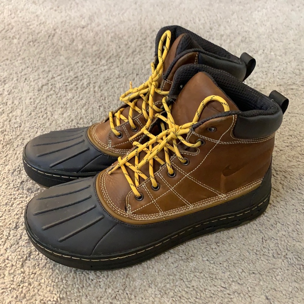 Nike ACG Woodside Duck Boots